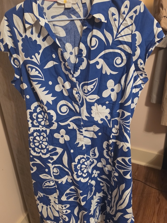 Boden Dresses & Skirts - Boden Blue and White Floral Midi Dress